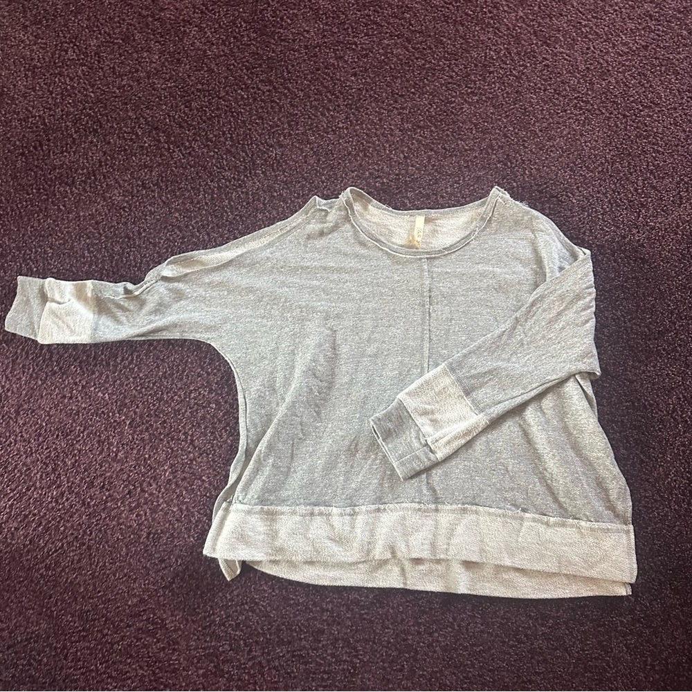 Elan Light Gray Cold Shoulder Women's Sweatshirt BNWT